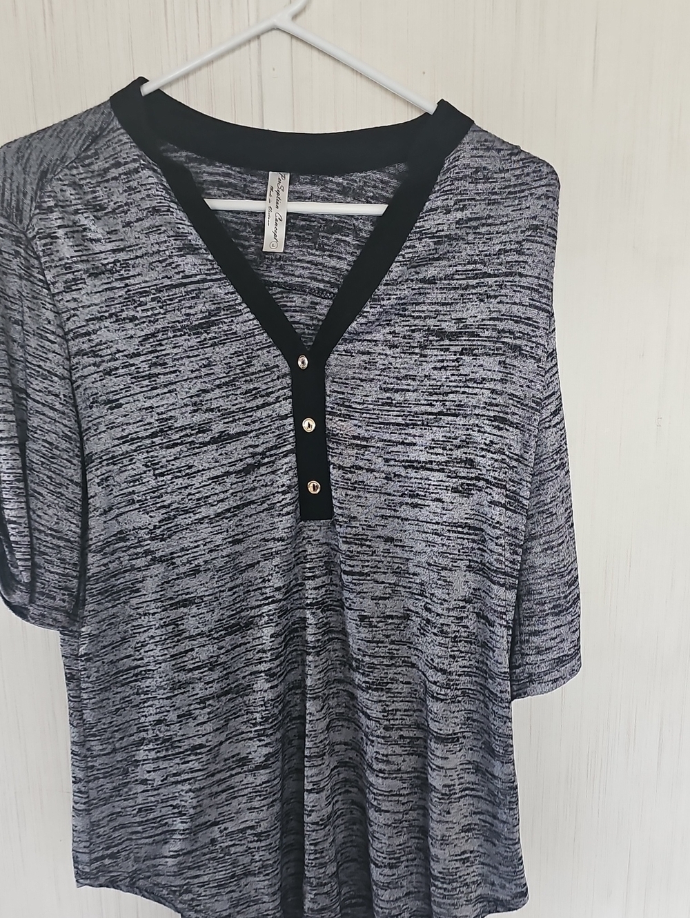 Classic Heathered V-Neck Women's Top with Button Placket - Black/Gray
